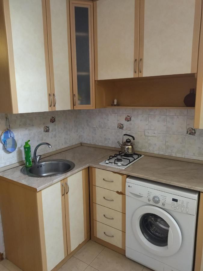 Abovyan 36 Apt & Tour 耶烈万 外观 照片