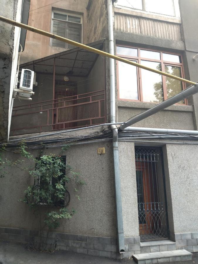 Abovyan 36 Apt & Tour 耶烈万 外观 照片